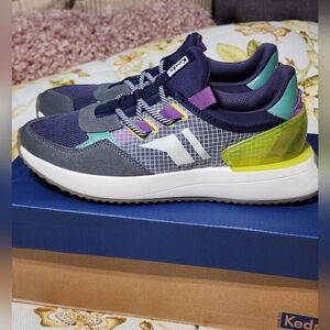 Women's Keds Running Shoes SIZE 9